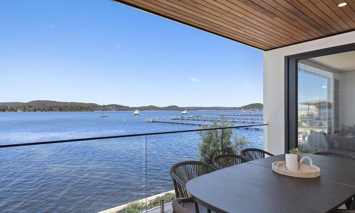 Point Clare House | A Waterfront at Point Clare