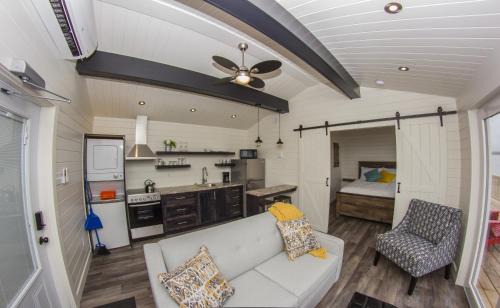 Port Saunders Villa | A Wave From it All