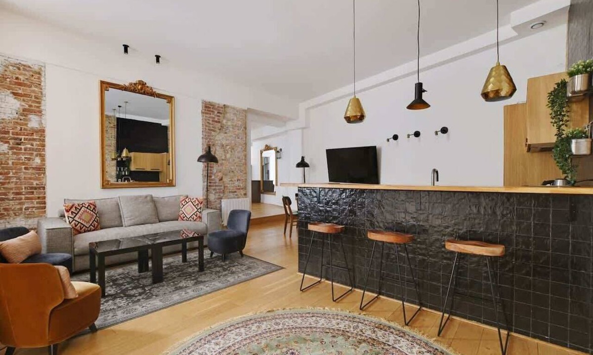 Paris City Center Apartment | A Wonderful 3-BR/3BA in Louvre - Saint Honoré