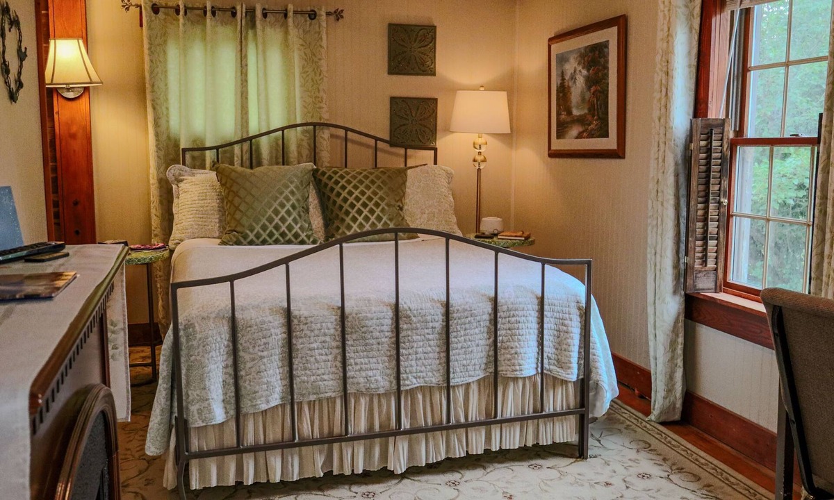 Logan Hotel | A Woodland Hideaway Worth Getting Lost In