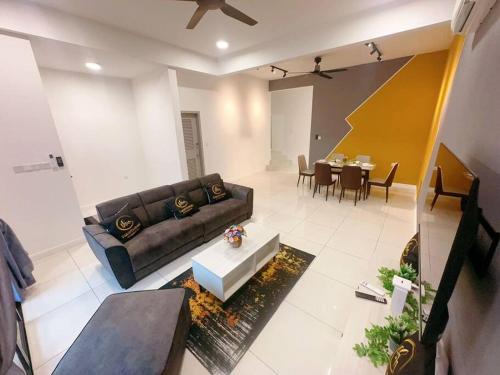 Tebrau House | A18 Tebing Dato Onn 39