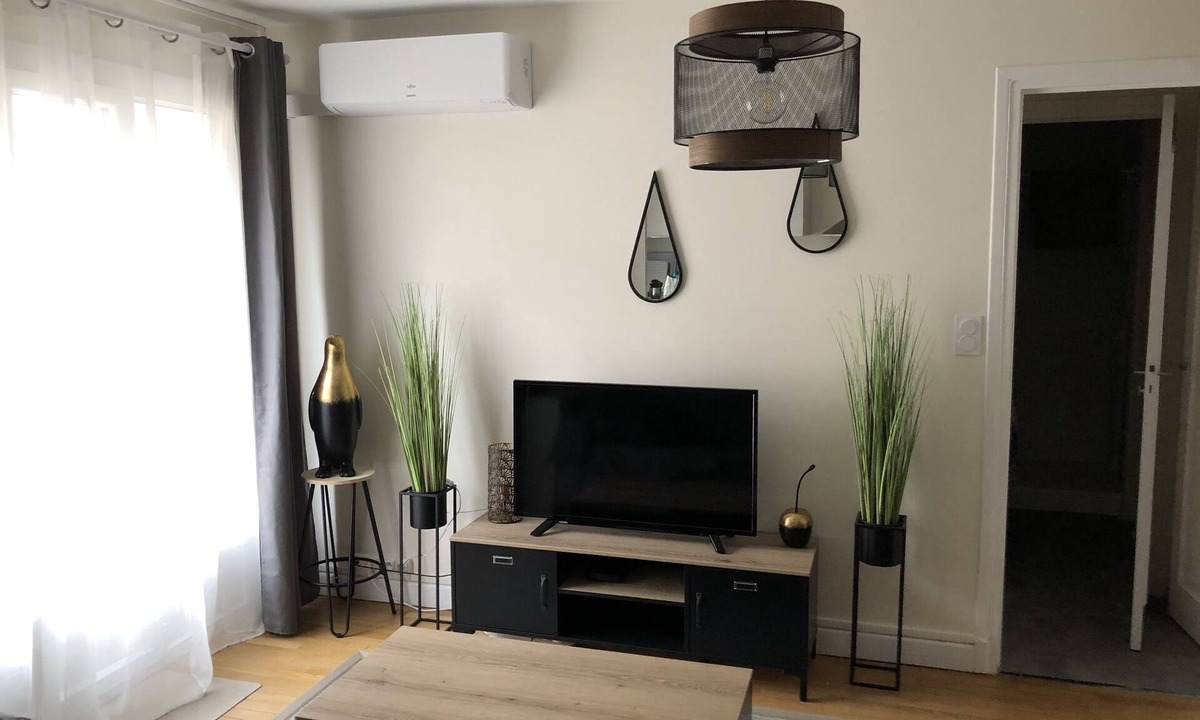 Vieux Vichy Apartment | Aaaaaaaaaaa