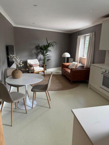 Bilston Apartment | Aaron Glen Guest Apartments