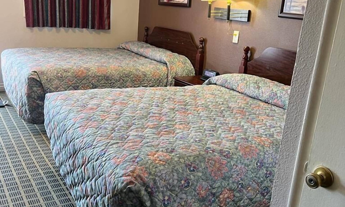 Powellhurst-Gilbert Hotel | Aaron Motel