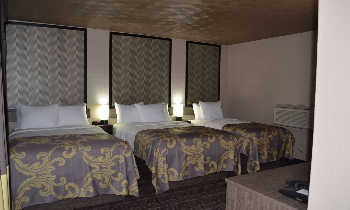 Niagara Falls Hotel | AArya Hotel By Niagara Fashion Outlets