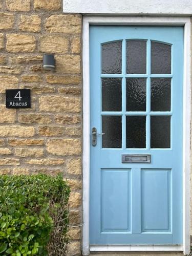 Welburn House | Abacus Cottage