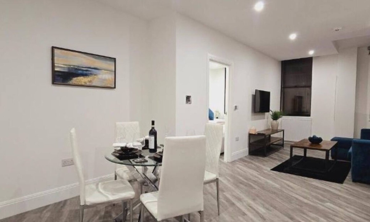 Reading City Centre Apartment | Abbey Corner by Nivaas 2n