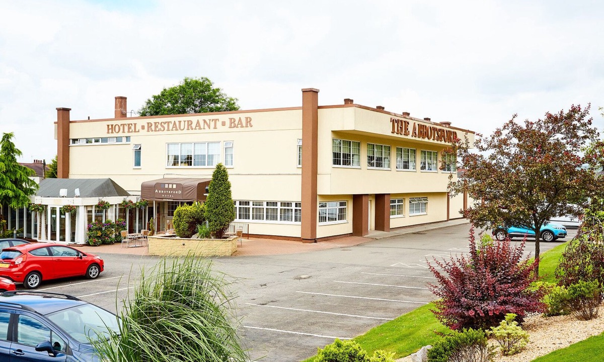 Dumbarton Hotel | Abbotsford Hotel