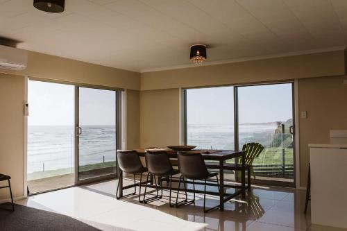 Bell Block Apartment | ABC on Wanaka Bay - beachfront home w. ocean views
