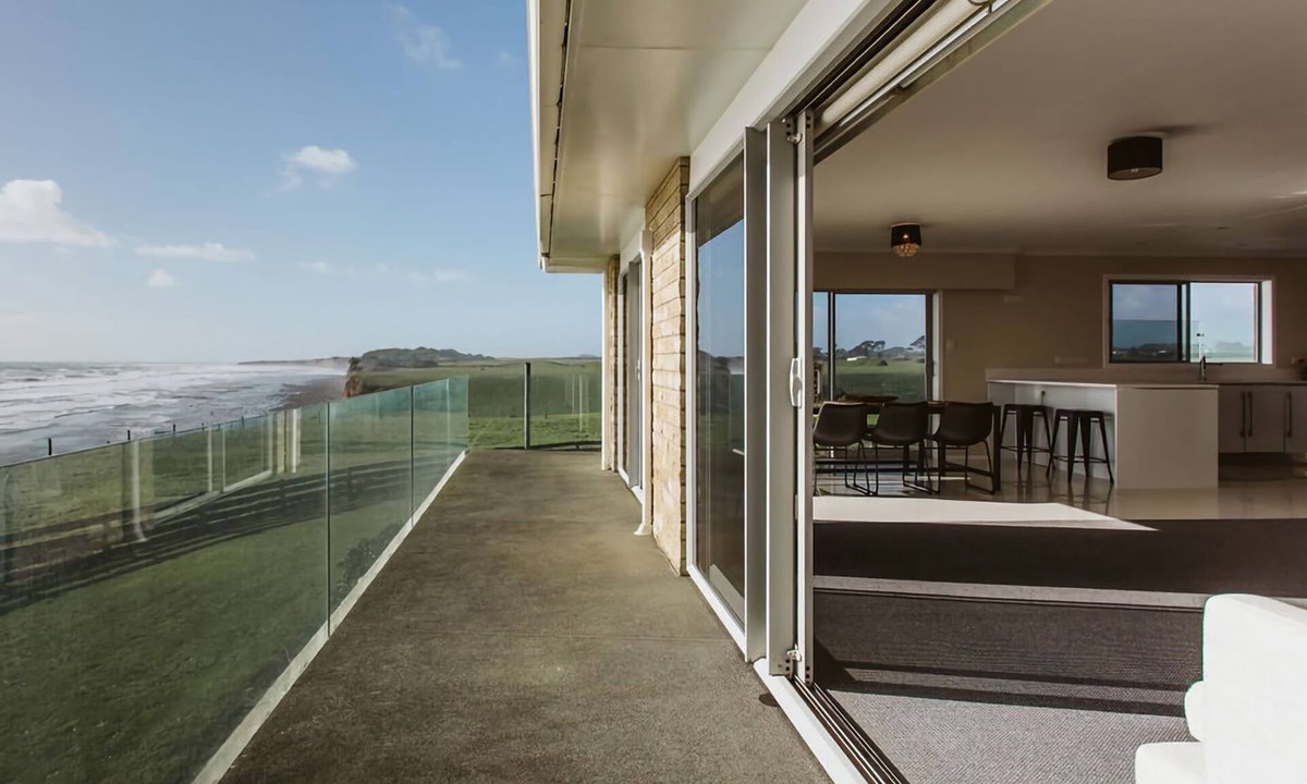 Bell Block Apartment | ABC ON WANAKA BAY SUPPORT LOCAL