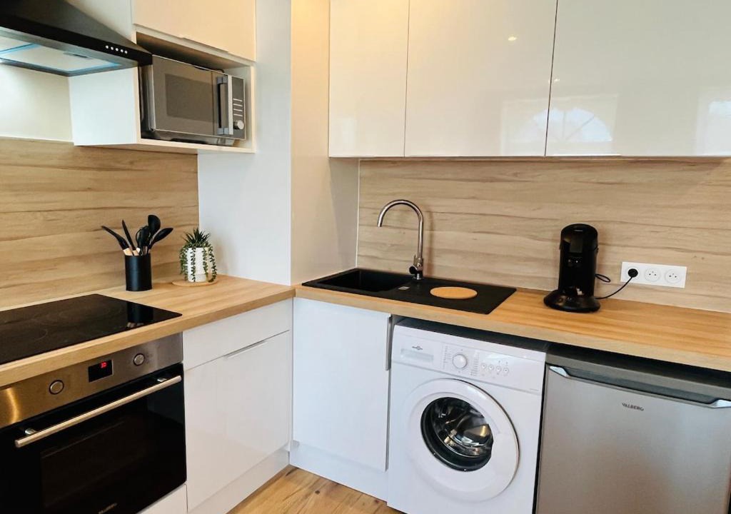 Falaise Apartment | Abelia YourHostHelper