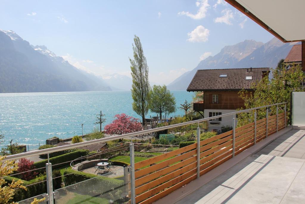 Brienz Apartment | Abendrot - Direct lake view