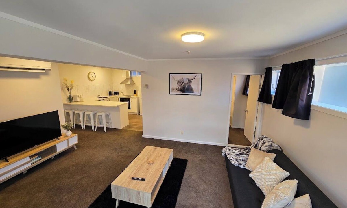 Miramar Apartment | Abode for Two (and a Few Paws!)