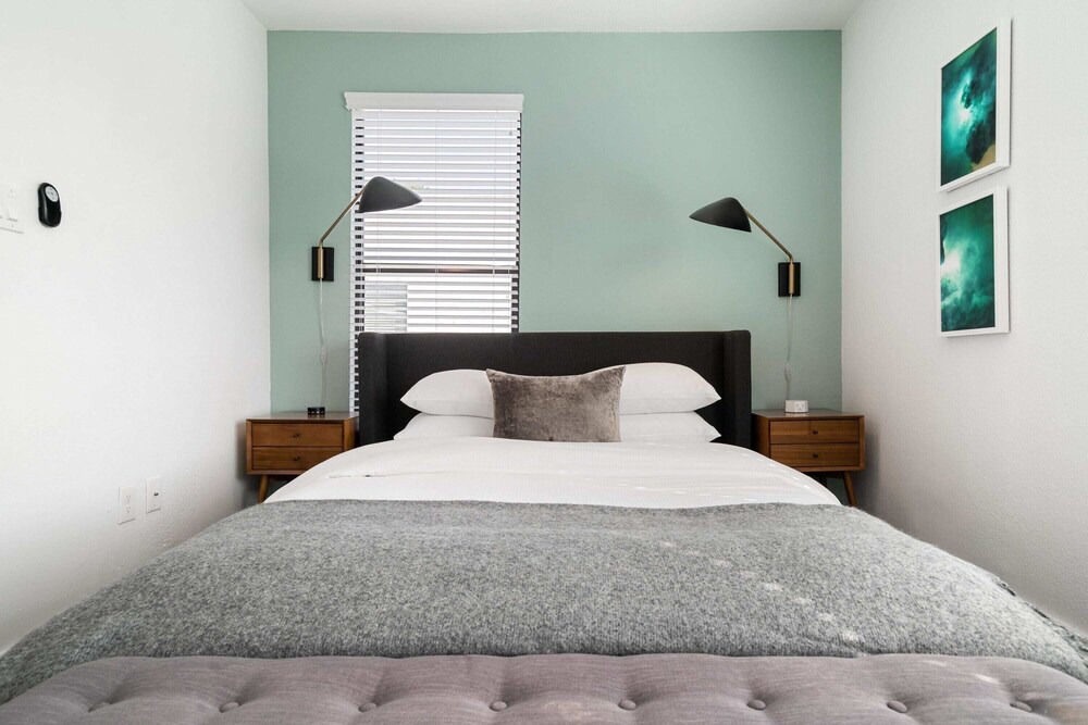 Montrose Apartment | Abode | Montrose | 1-Bedroom