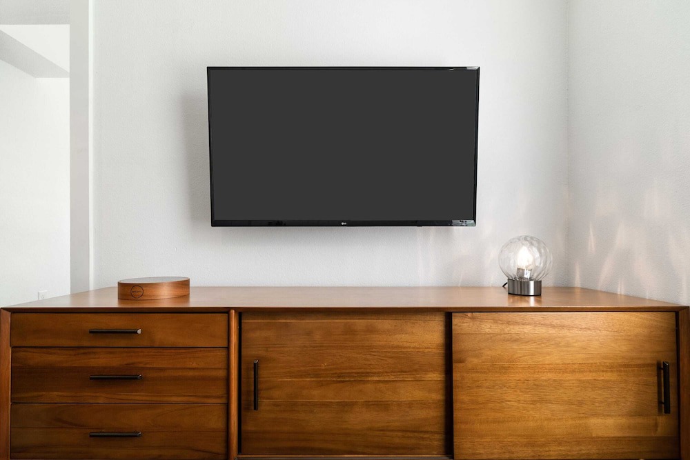 Montrose Apartment | Abode | Montrose | 1-Bedroom