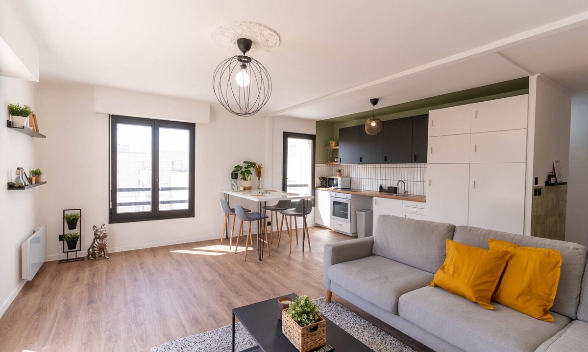 Cergy Apartment | Abondance - Urban, bright and stylish