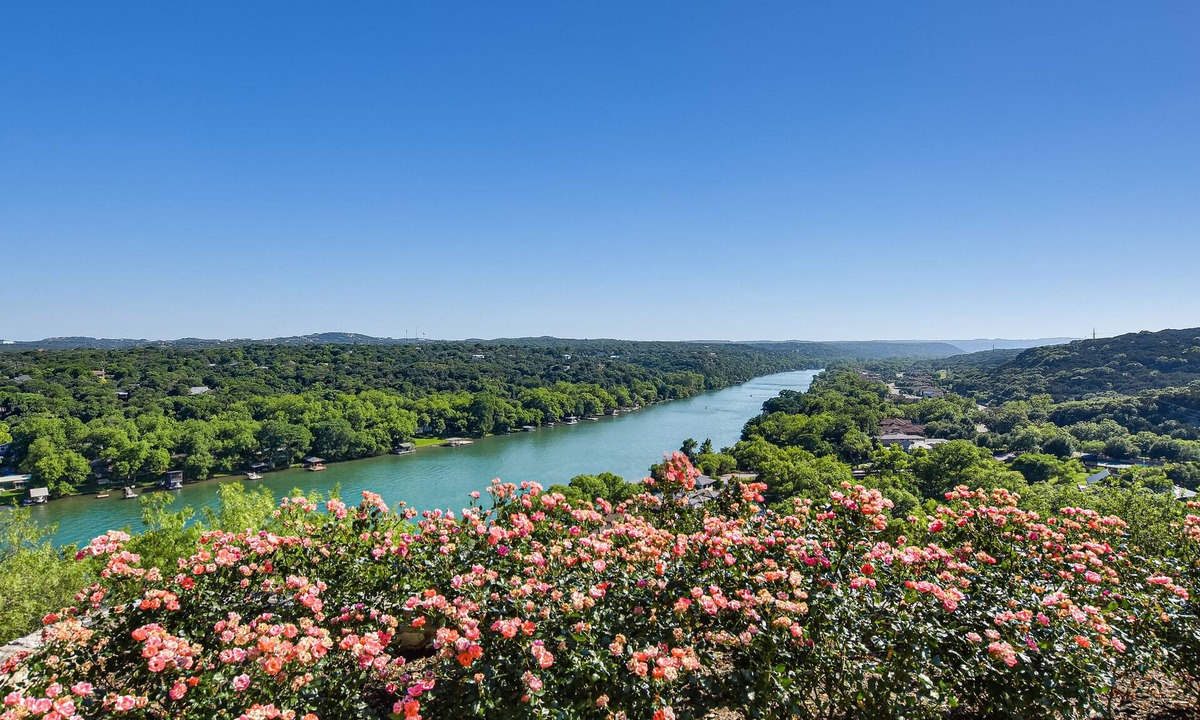 River Pointe House | Above Lakeview I Lake Austin I Pool & Spa I Sunset Lake Views I Dock