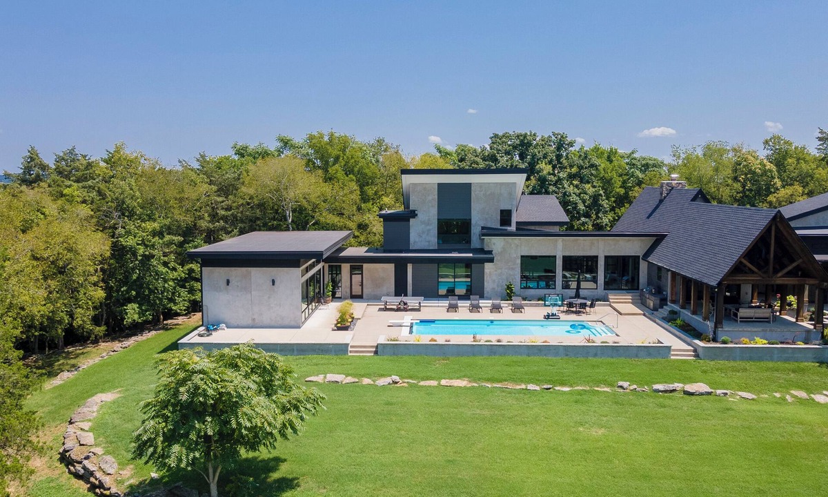 Franklin House | Above Nashville Sanctuary I Pool I Fire Pit I Studio