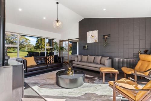 Rotorua Villa | Above Par Golf Course Villa with Hot Tub 4bd3bth