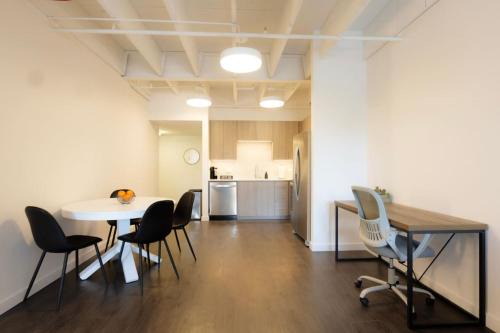 Washington Apartment | Above The Roots - Classy 1BD Escape