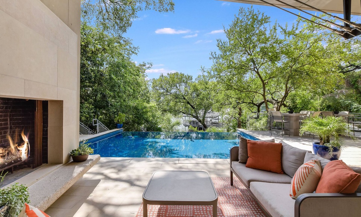 Tarrytown House | Above Waterfalls I Premier | Party Dock I Pool I Theater I Luxury I Services