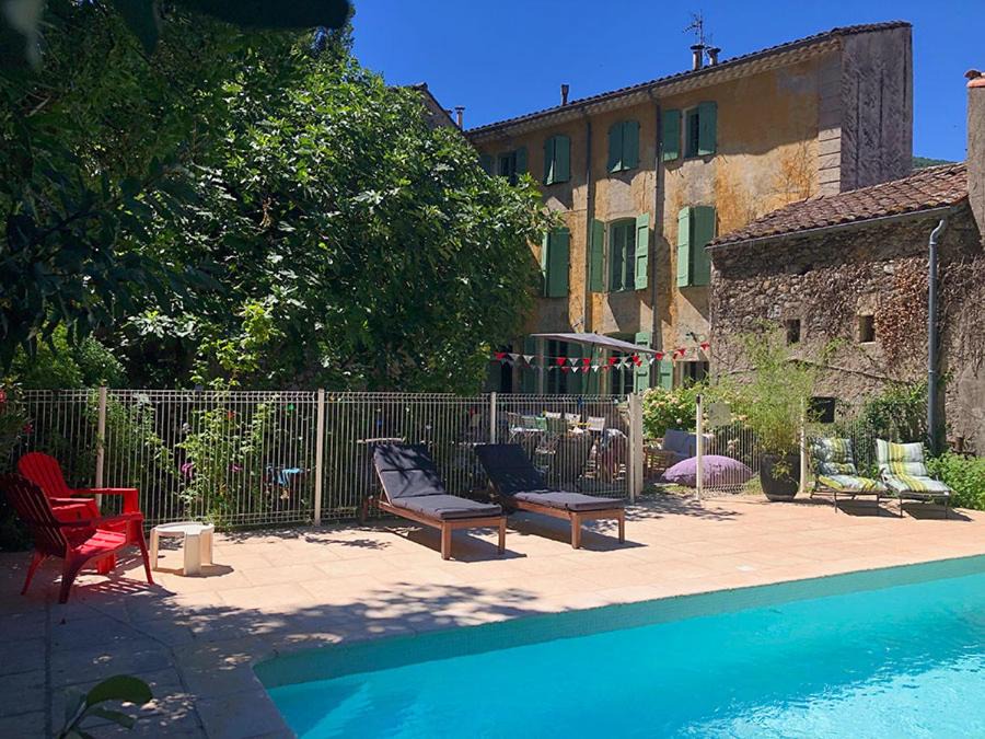 Aveze House | ABREUVOIR GENERAL