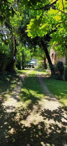 Aimargues Apartment | Abrivado Aimargues en petite camargue, parking intérieur, wifi, jardin