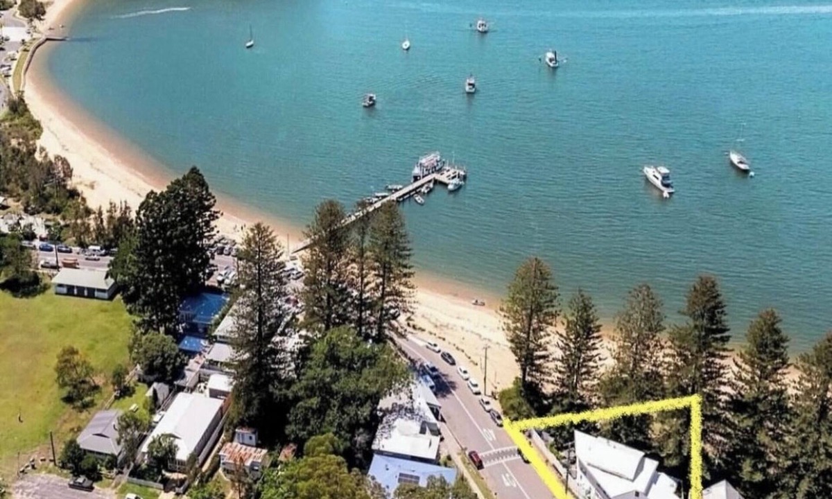 Patonga House | Absolute Beach Front House Panoramic Views