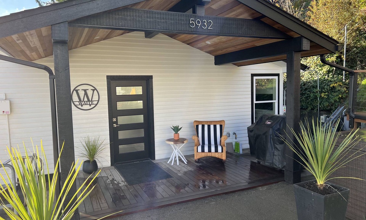 Olympia House | Absolute Beachfront, NEW and IMPROVED.