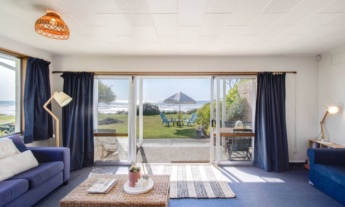 Waimarama House | Absolute Beachfront - Waimarama Holiday Home
