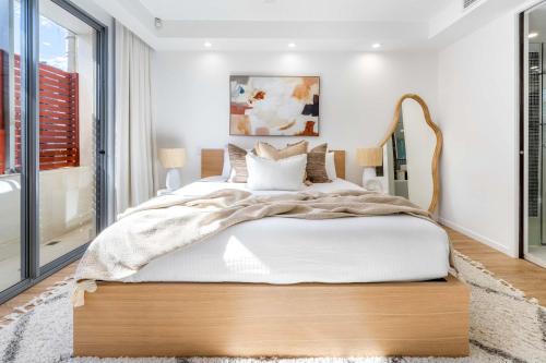 Broadbeach Villa | Absolute By Khove