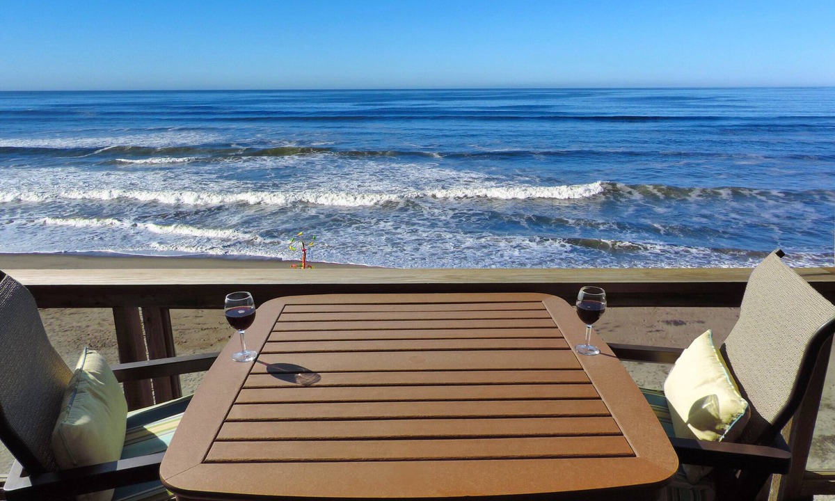La Selva Beach House | Absolute ocean/beach front - La Selva Beach- gated