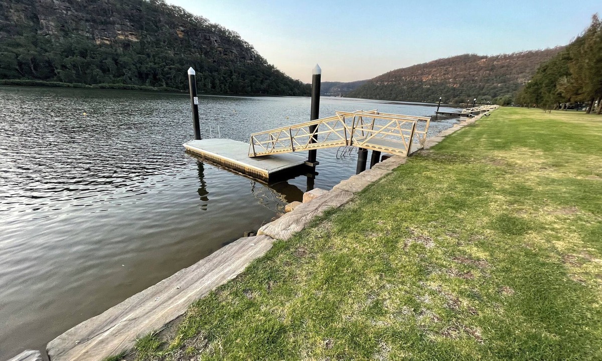 Wisemans Ferry Cabin | Absolute Waterfront 3 bedroom fully self-contained. Cabin 12