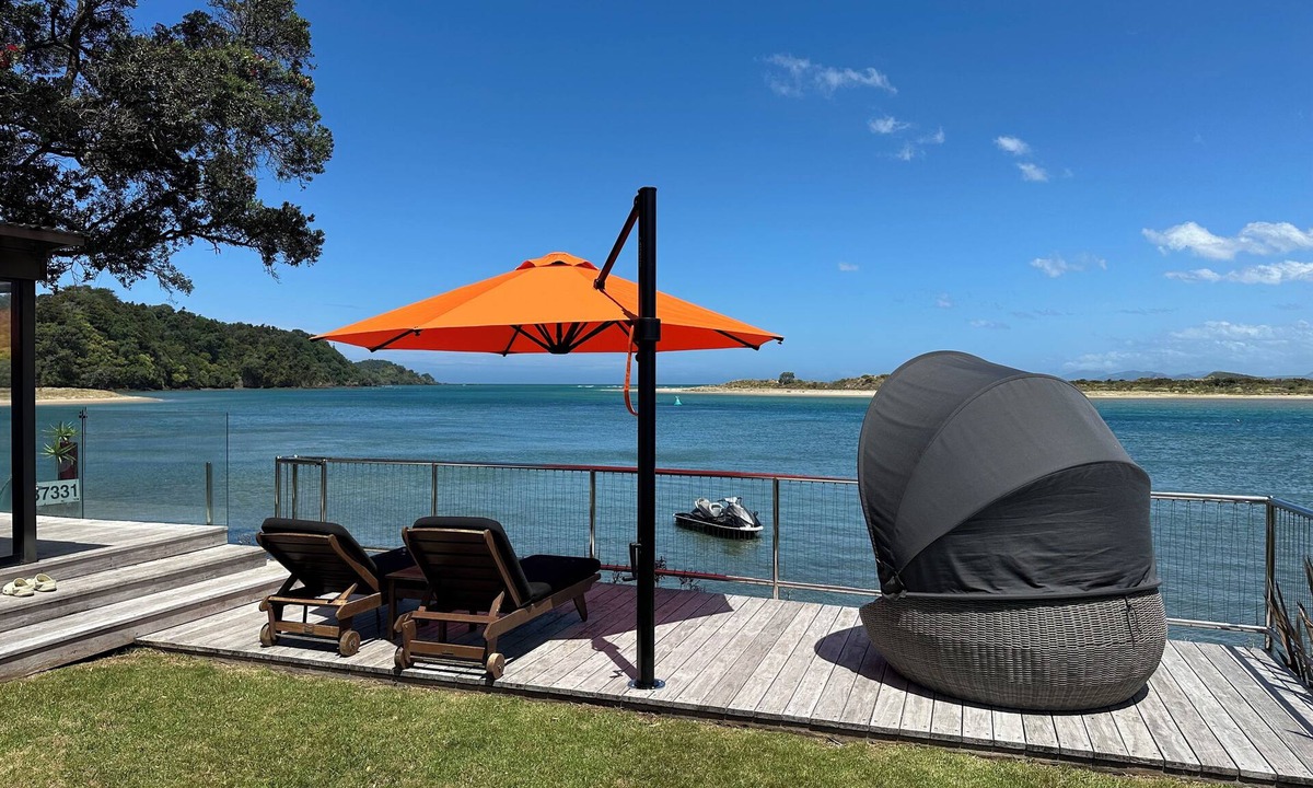 Ngunguru House | Absolute Waterfront in Ngunguru