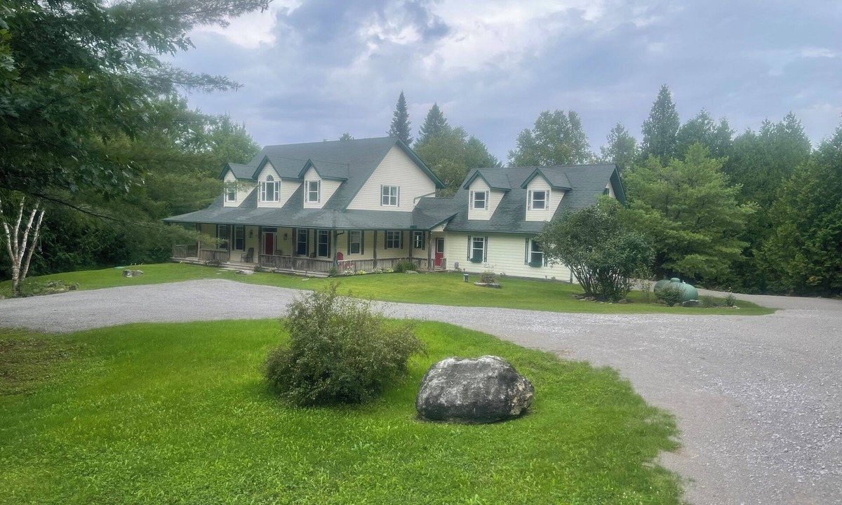 Irondale House | Absolutely Private Waterfront!