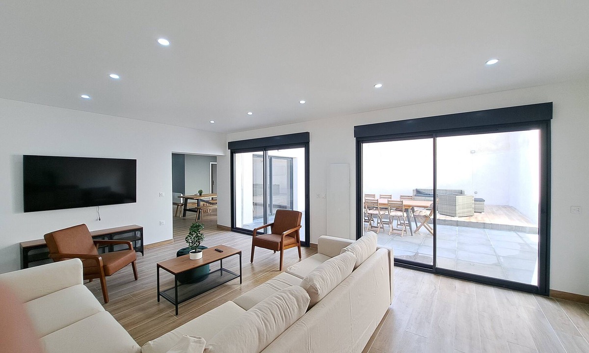 Laon Sud House | Abu Dhabi, townhouse