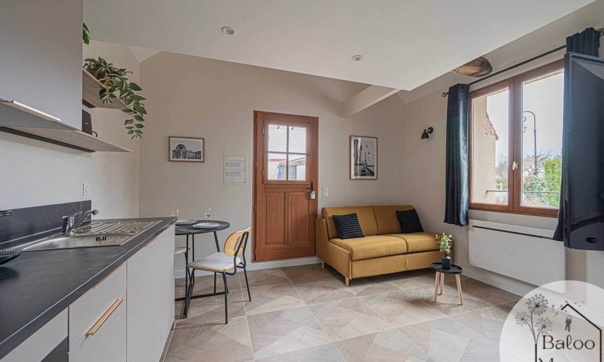 Magny-le-Hongre Apartment | Abu's Hideaway - Cosy Studio at Disneyland