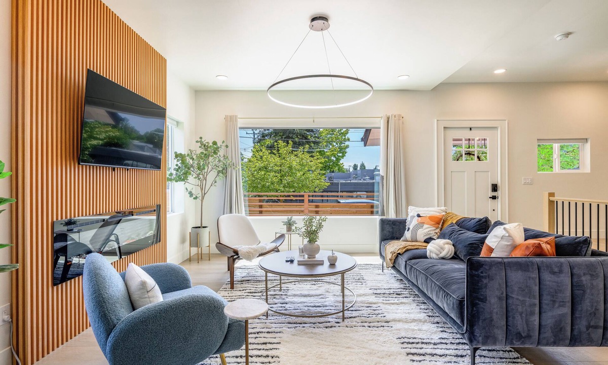 Miller Park House | AC/New Remodel/Chef's Kitchen/BBQ/Cap Hill