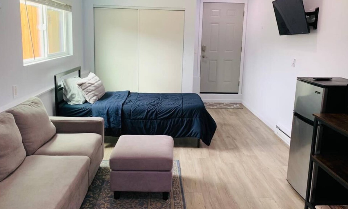 Fairview Apartment | AC Studio with Fully Stocked Kitchenette