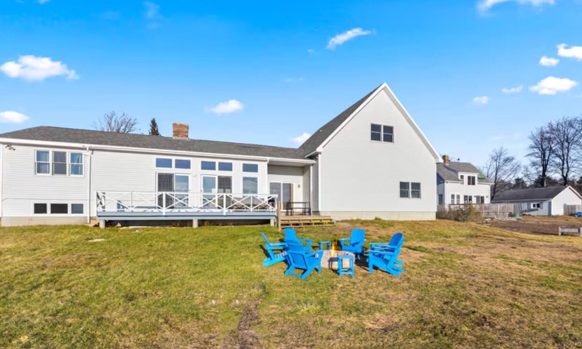 Lamoine House | Acadia Adventure Retreat Quiet Stay Near the Beach