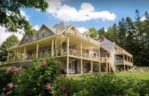 Sullivan Bed & Breakfast | Acadia Bay Inn