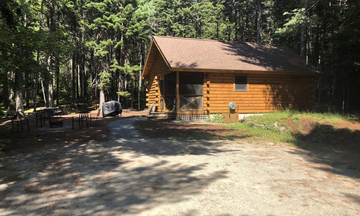 Southwest Harbor Cabin | Acadia Explorer Cabin 2
