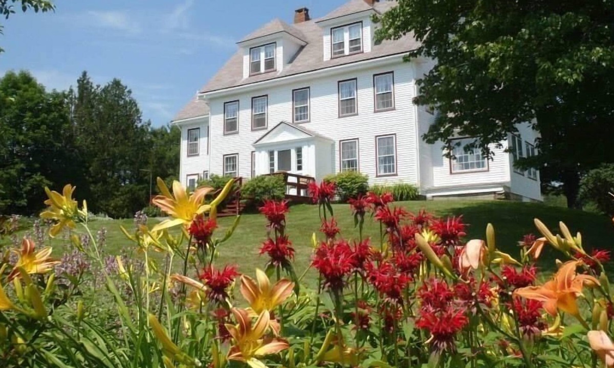 Prospect Harbor Bed & Breakfast | Acadia Oceanside Meadows Inn