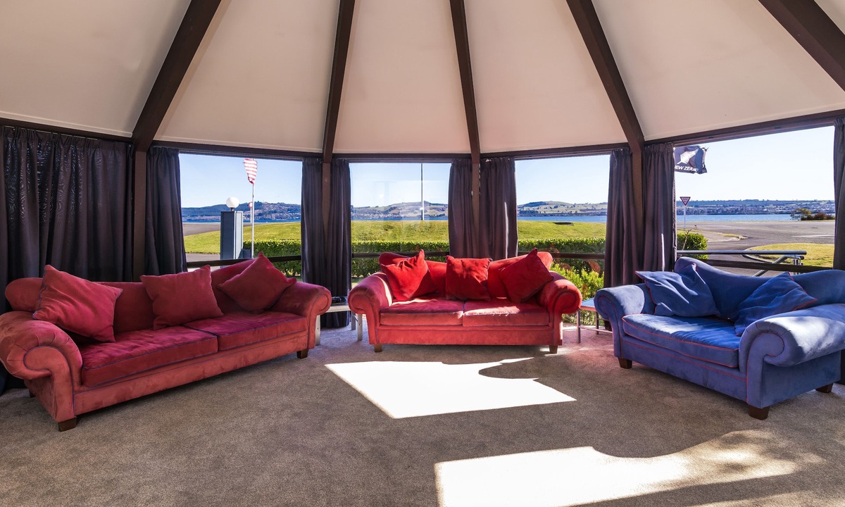 Two Mile Bay Hotel | Accent on Taupo