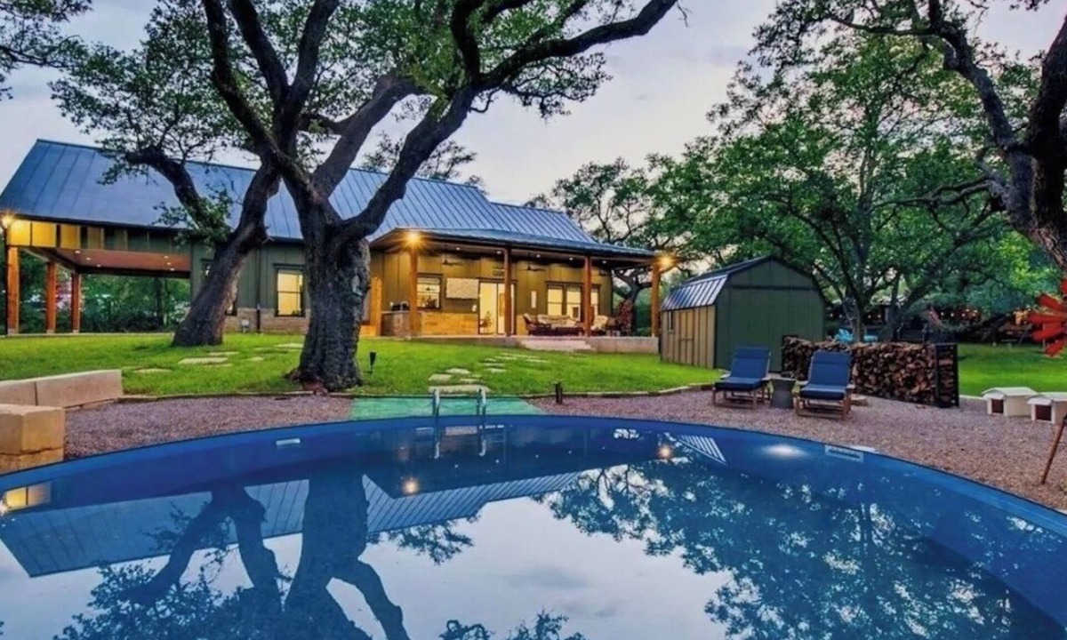 Kingsland House | Access to Lake LBJ Heated Pool and Fire Pit