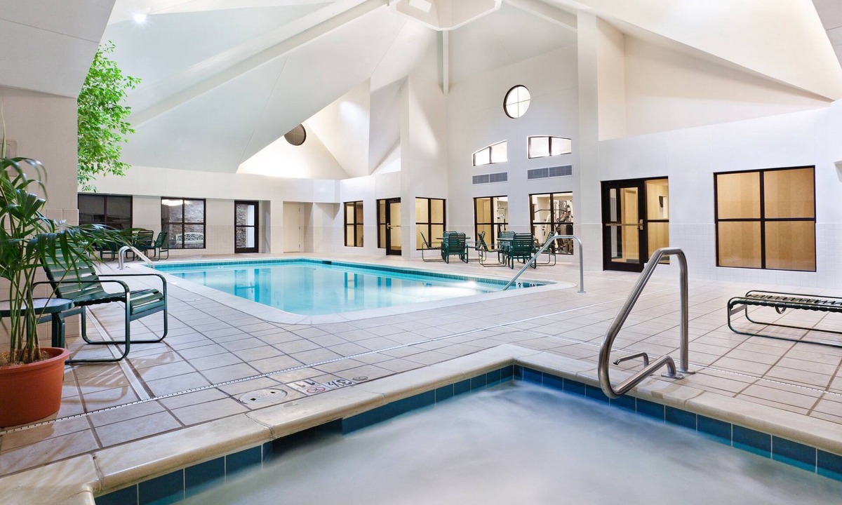 Ballantyne Apartment | Accessible 1BR w/ Tub | Free Breakfast & Pool
