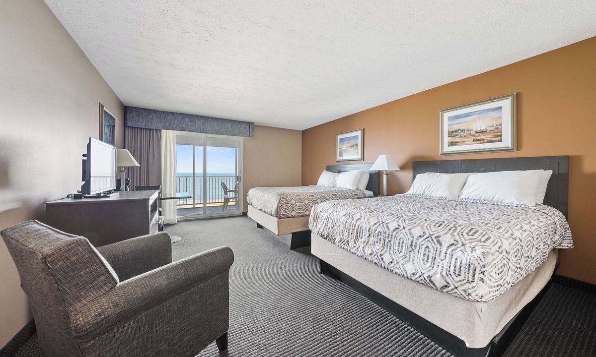 Put-in-Bay Hotel | Accessible 2 Queen Room