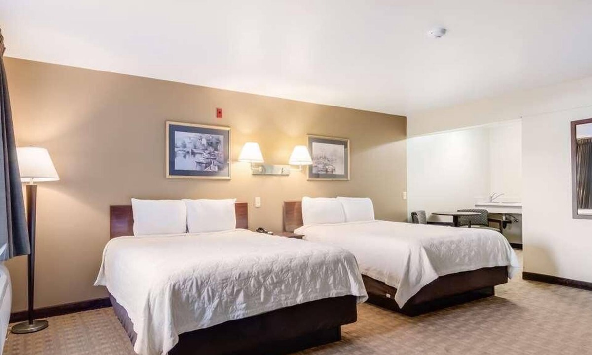 Aberdeen House | Accessible and Pet-friendly Unit with Free Breakfast and Free Parking!