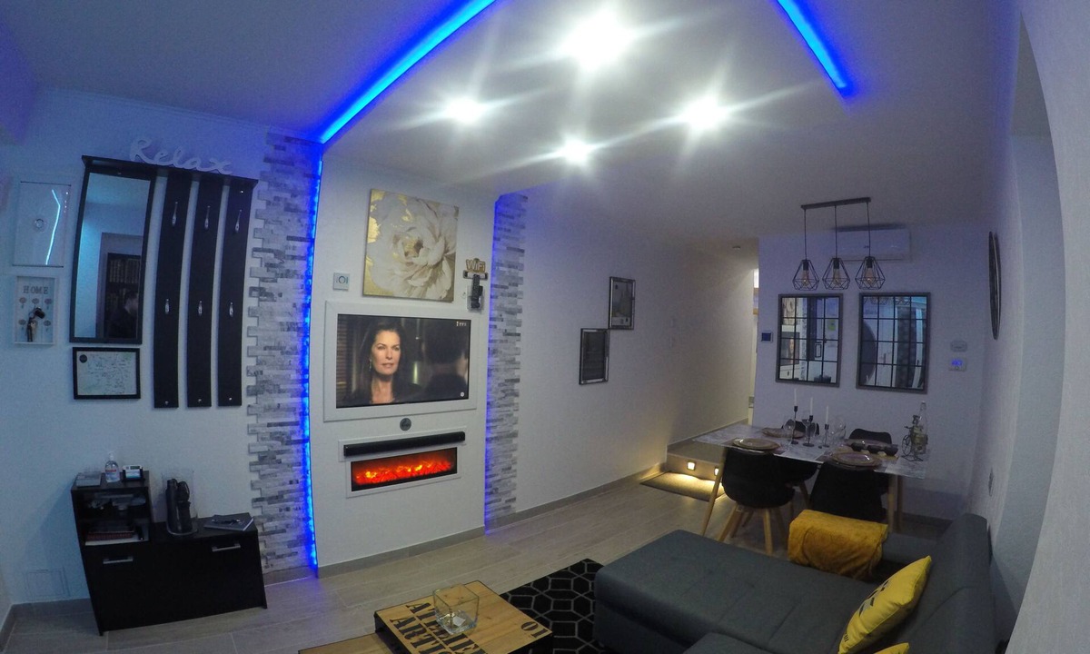 Beaumont-sur-Sarthe House | Accommodation at home