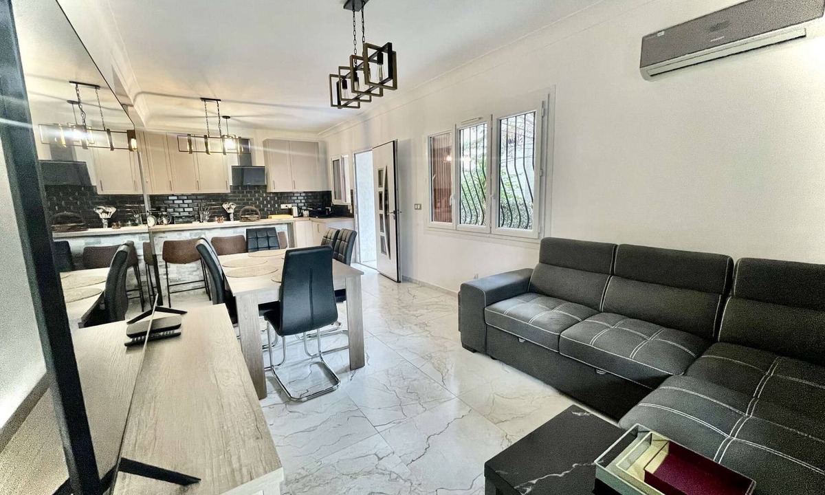 Saint-Antoine Apartment | Accommodation for 6 adults or 5 adults + 2 children